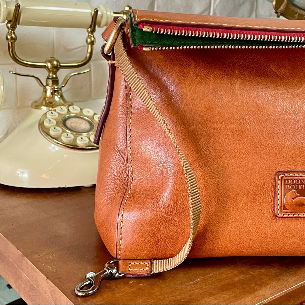 Vintage Dooney & Bourke Florentine Leather Laurel Crossbody Bag Purse - Picture 5 of 16